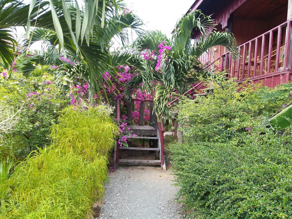 Khmer House Bungalow Hotel Kep Exterior photo